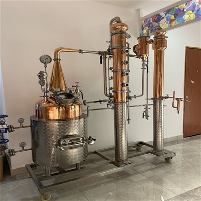 Dálkur enn eimingarbúnaður fyrir koníak